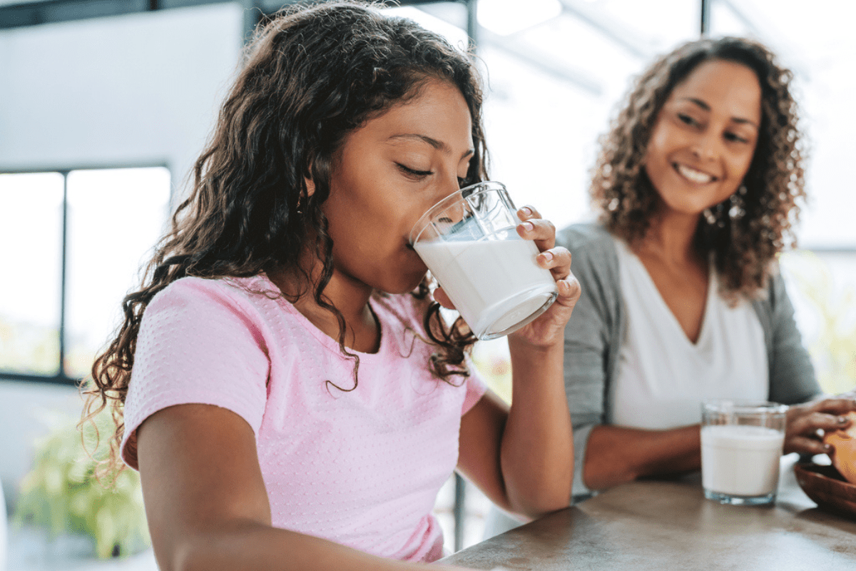 5 Reasons to Always Choose Cow’s Milk over the Alternatives