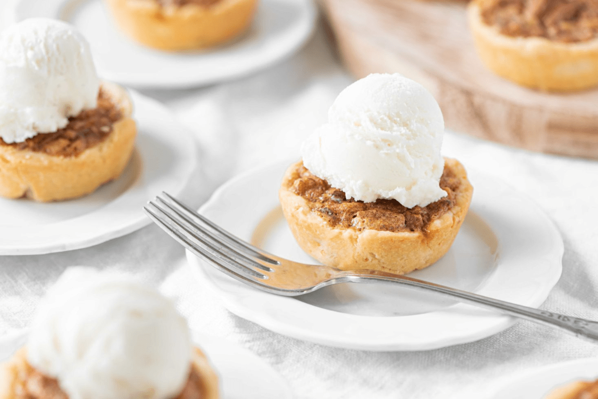 Thanksgiving – Mini Pecan Tart